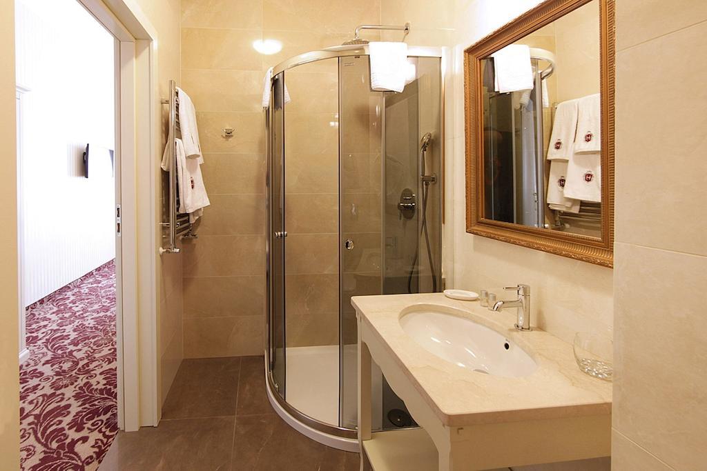 Hotel Jarosław الغرفة الصورة
