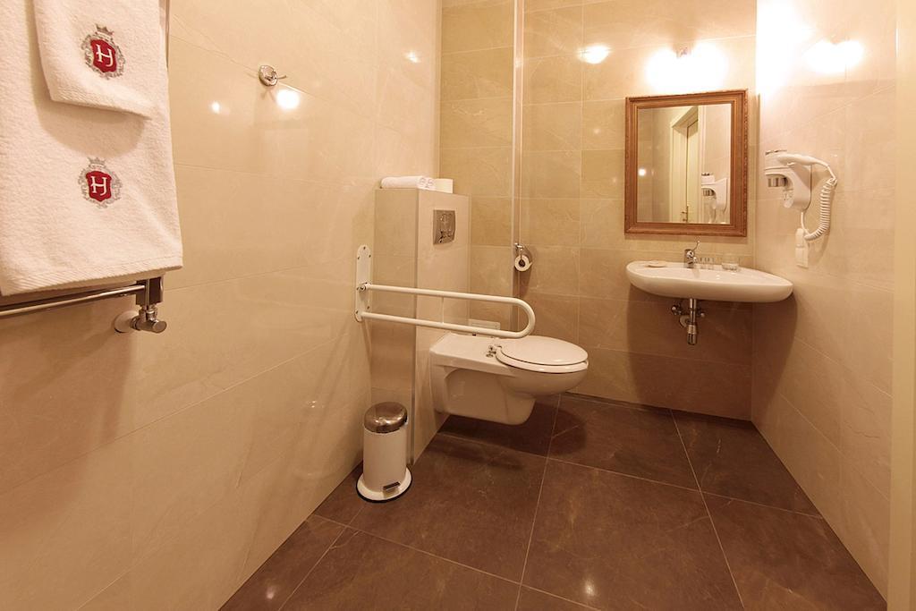 Hotel Jarosław الغرفة الصورة