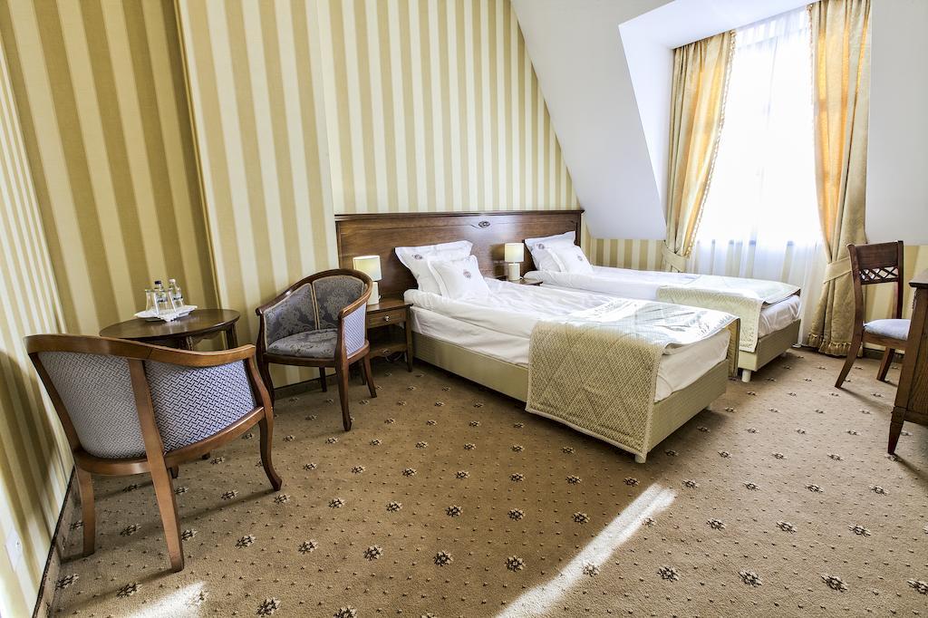 Hotel Jarosław المظهر الخارجي الصورة