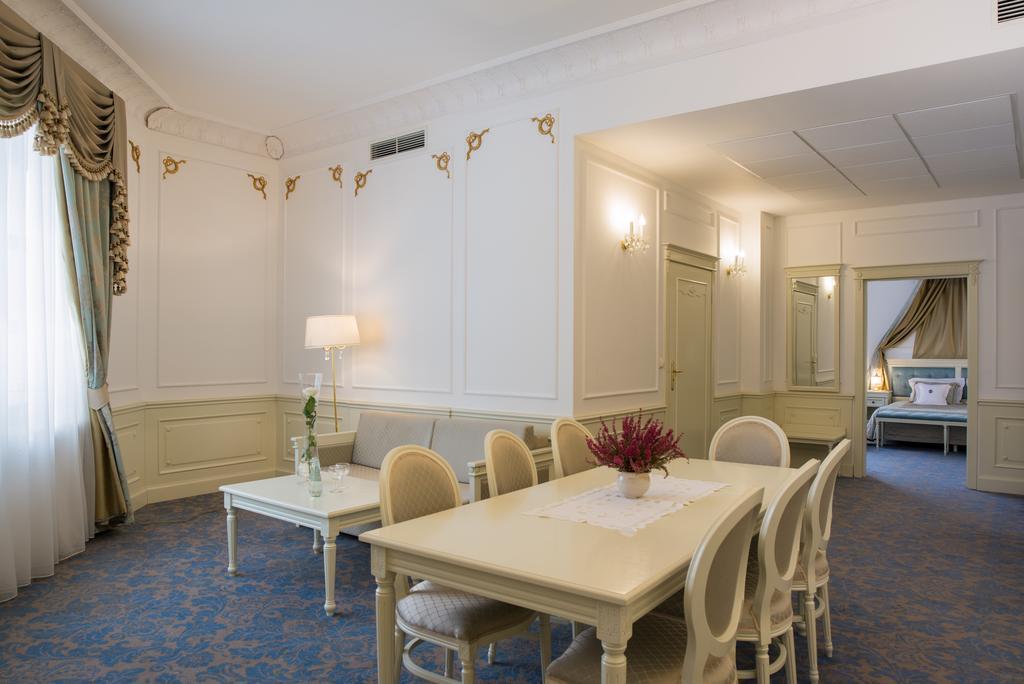 Hotel Jarosław المظهر الخارجي الصورة